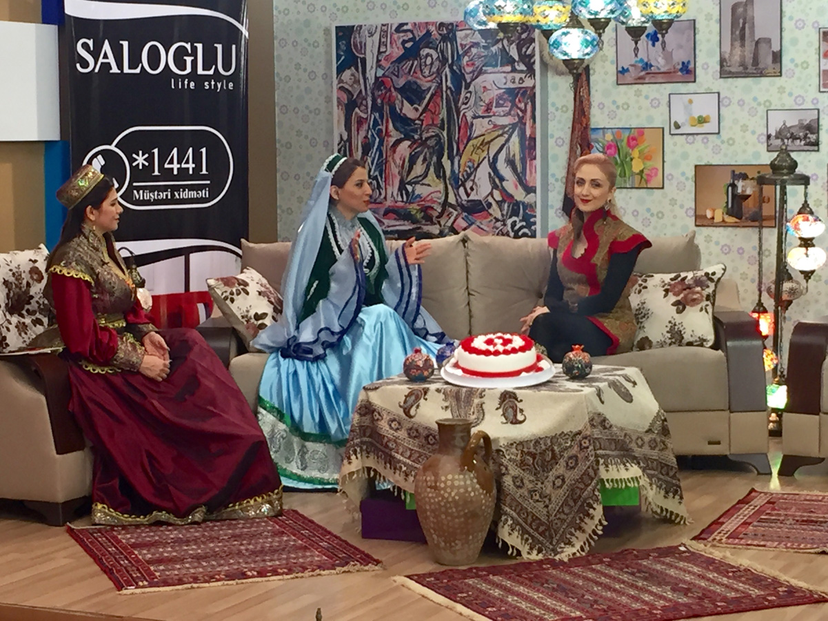 Азербайджанские телезвезды в национальных костюмах встречают Новруз (ФОТО)