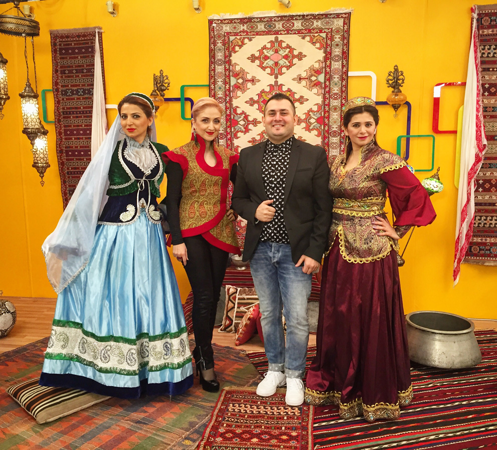 Азербайджанские телезвезды в национальных костюмах встречают Новруз (ФОТО)