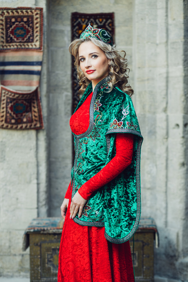 Русская красавица стала символом Новруза в Баку (ФОТО)