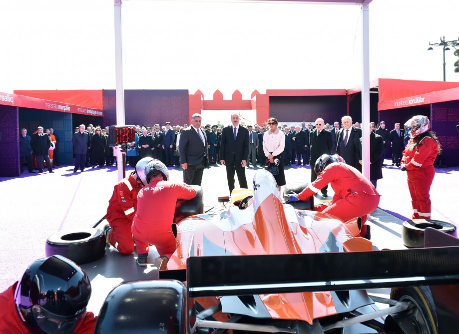 Президент Азербайджана и его супруга приняли участие во всенародных празднествах по случаю Новруза (ФОТО)