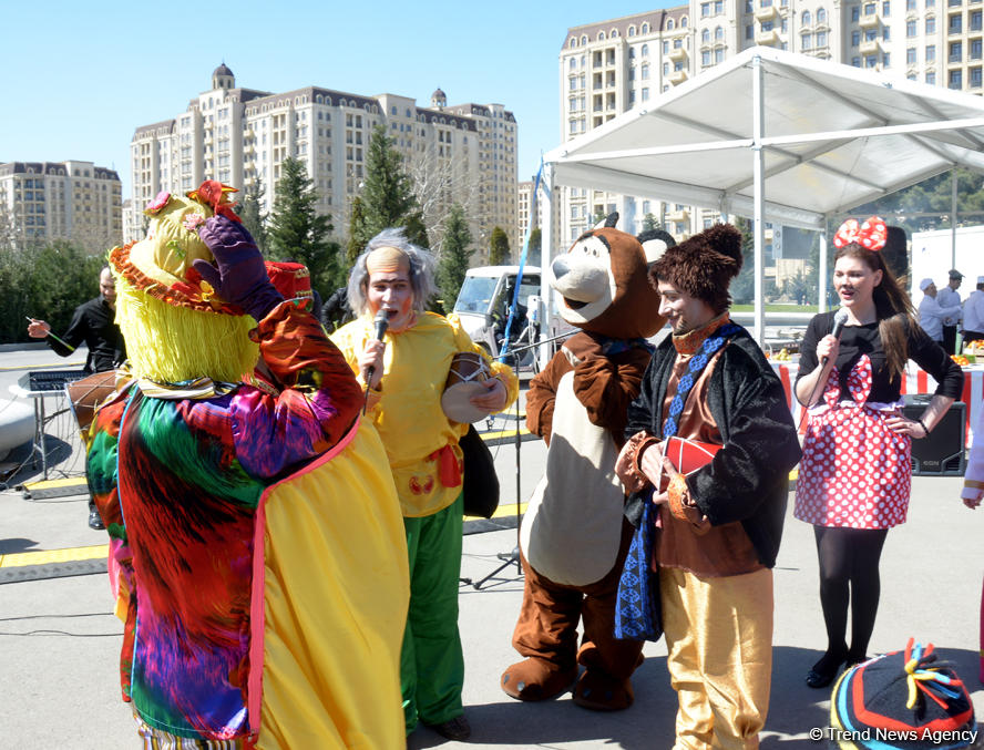 В Национальной арене гимнастики в Баку прошло шоу, посвященное празднику Новруз (Фоторепортаж)