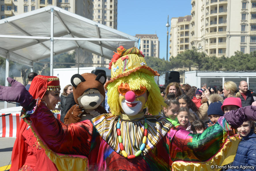 В Национальной арене гимнастики в Баку прошло шоу, посвященное празднику Новруз (Фоторепортаж)