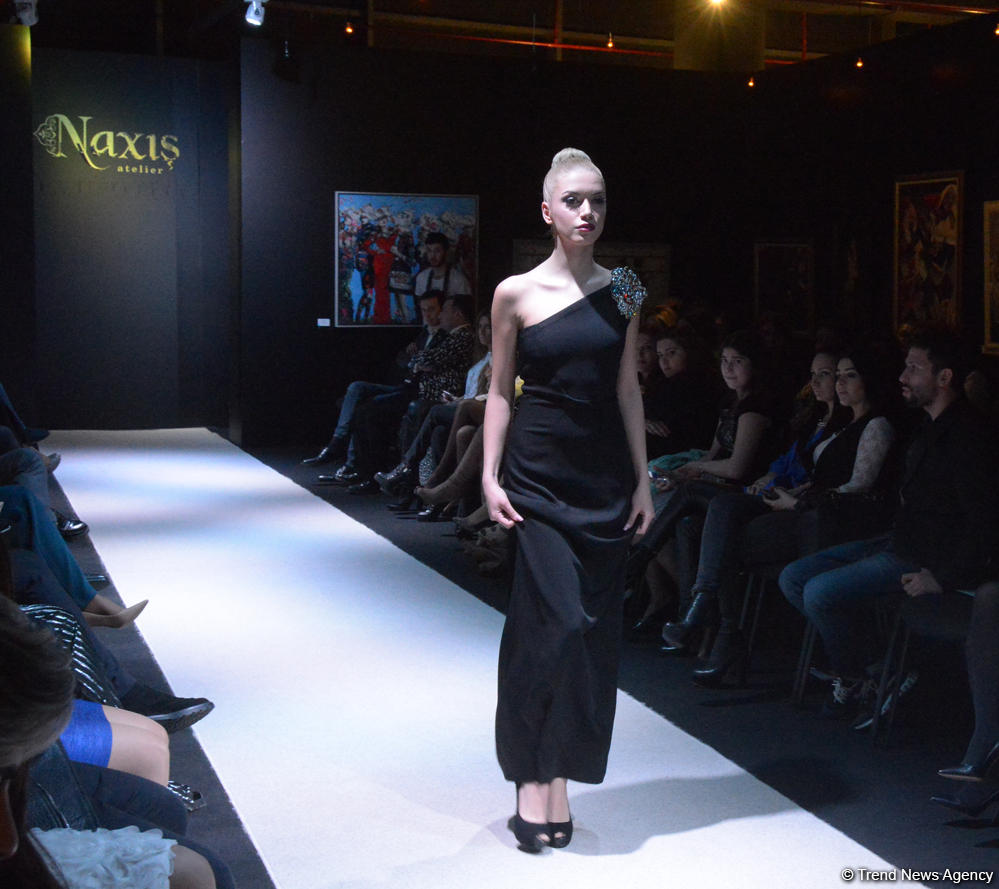 В Баку прошло красочное дефиле "NovruzNaxışı" от “NaxışAtelier” (ФОТО)