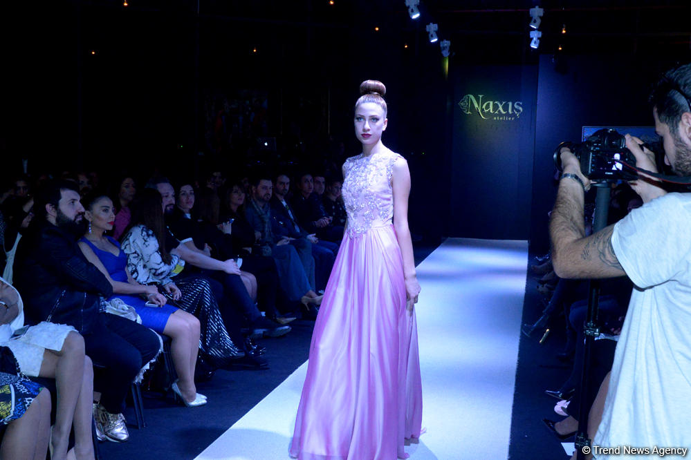 В Баку прошло красочное дефиле "NovruzNaxışı" от “NaxışAtelier” (ФОТО)