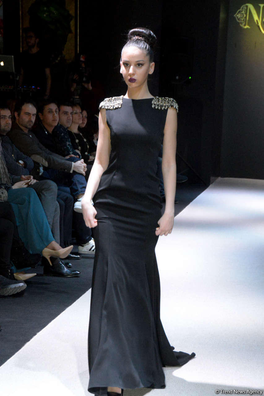 В Баку прошло красочное дефиле "NovruzNaxışı" от “NaxışAtelier” (ФОТО)