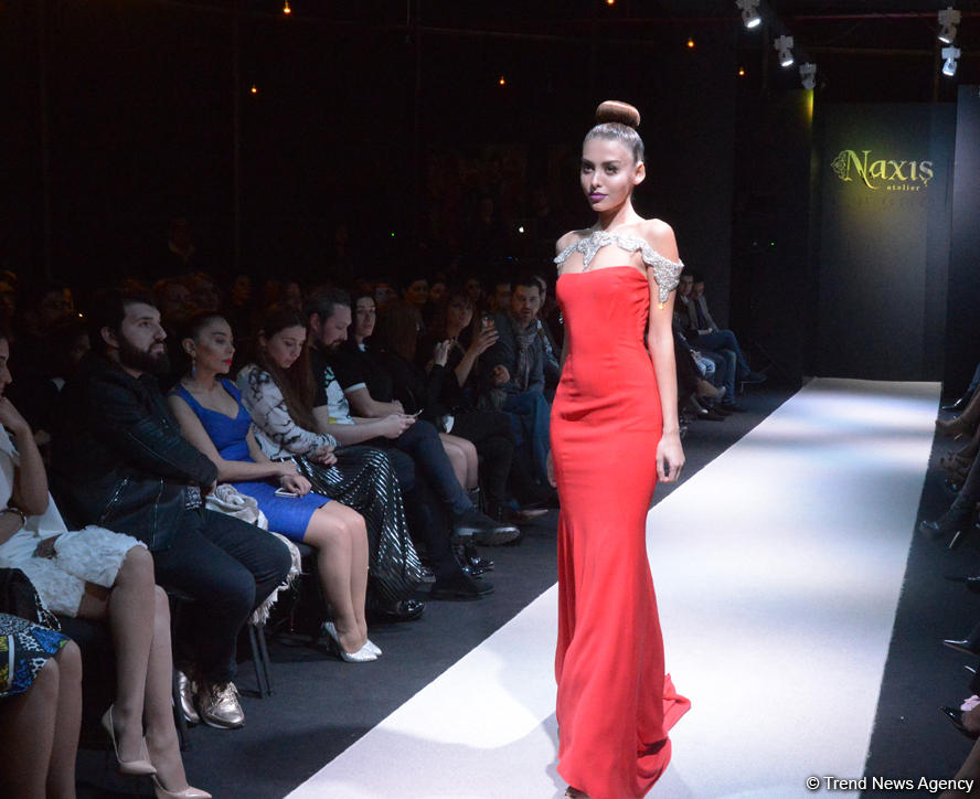 В Баку прошло красочное дефиле "NovruzNaxışı" от “NaxışAtelier” (ФОТО)