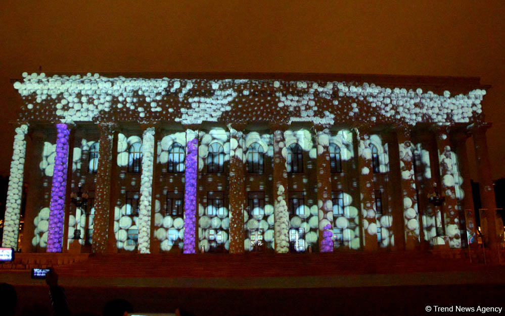 Лазерное шоу в Баку на тему "Формулы-1" (ФОТО)