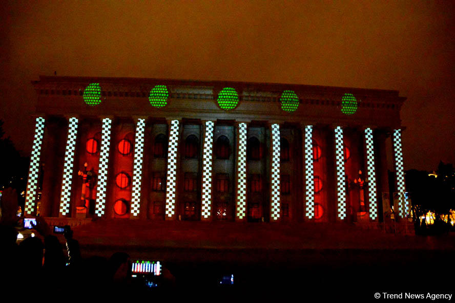 Лазерное шоу в Баку на тему "Формулы-1" (ФОТО)