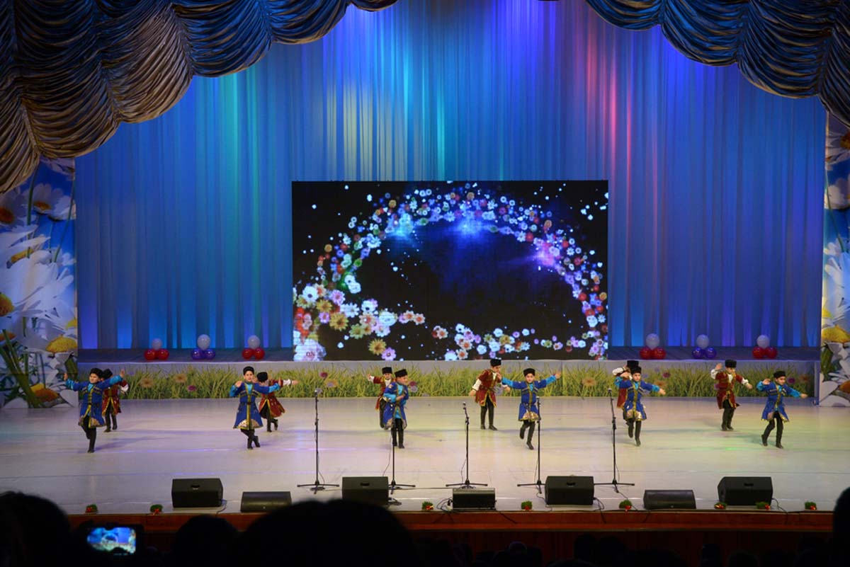 Бахар гызы, Кёса и Кечал поздравили детей с праздником Новруз (ФОТО)