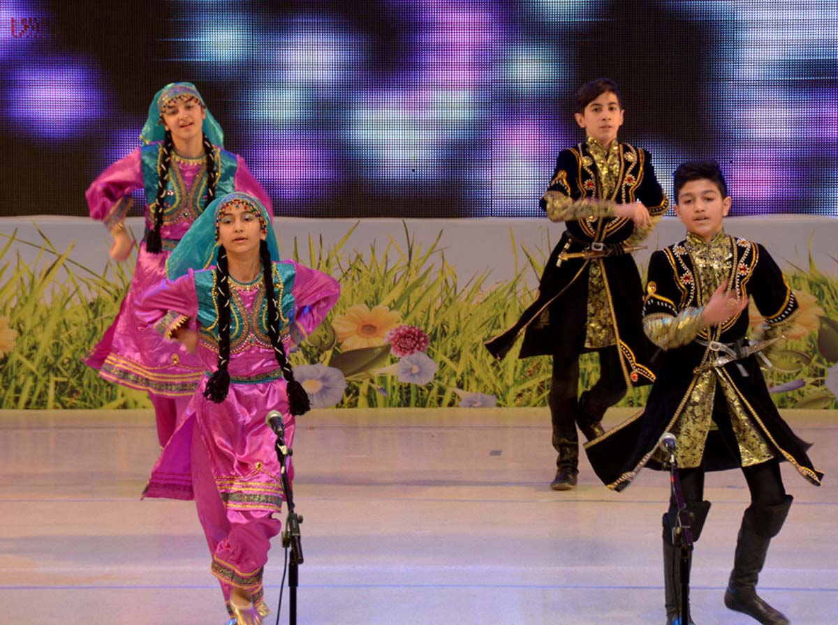 Бахар гызы, Кёса и Кечал поздравили детей с праздником Новруз (ФОТО)