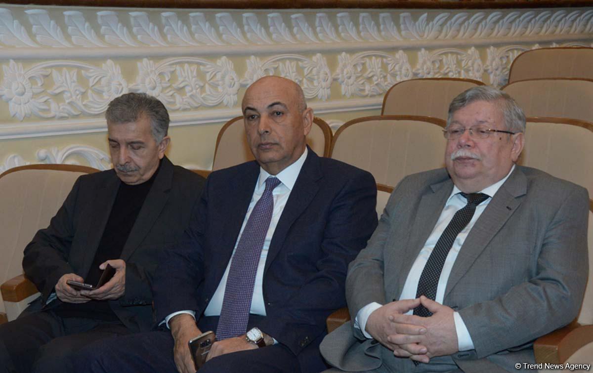 В Баку прошла церемония прощания с Максудом Ибрагимбековым (ФОТО)