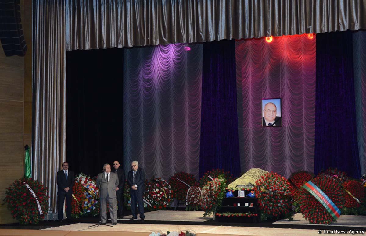 В Баку прошла церемония прощания с Максудом Ибрагимбековым (ФОТО)