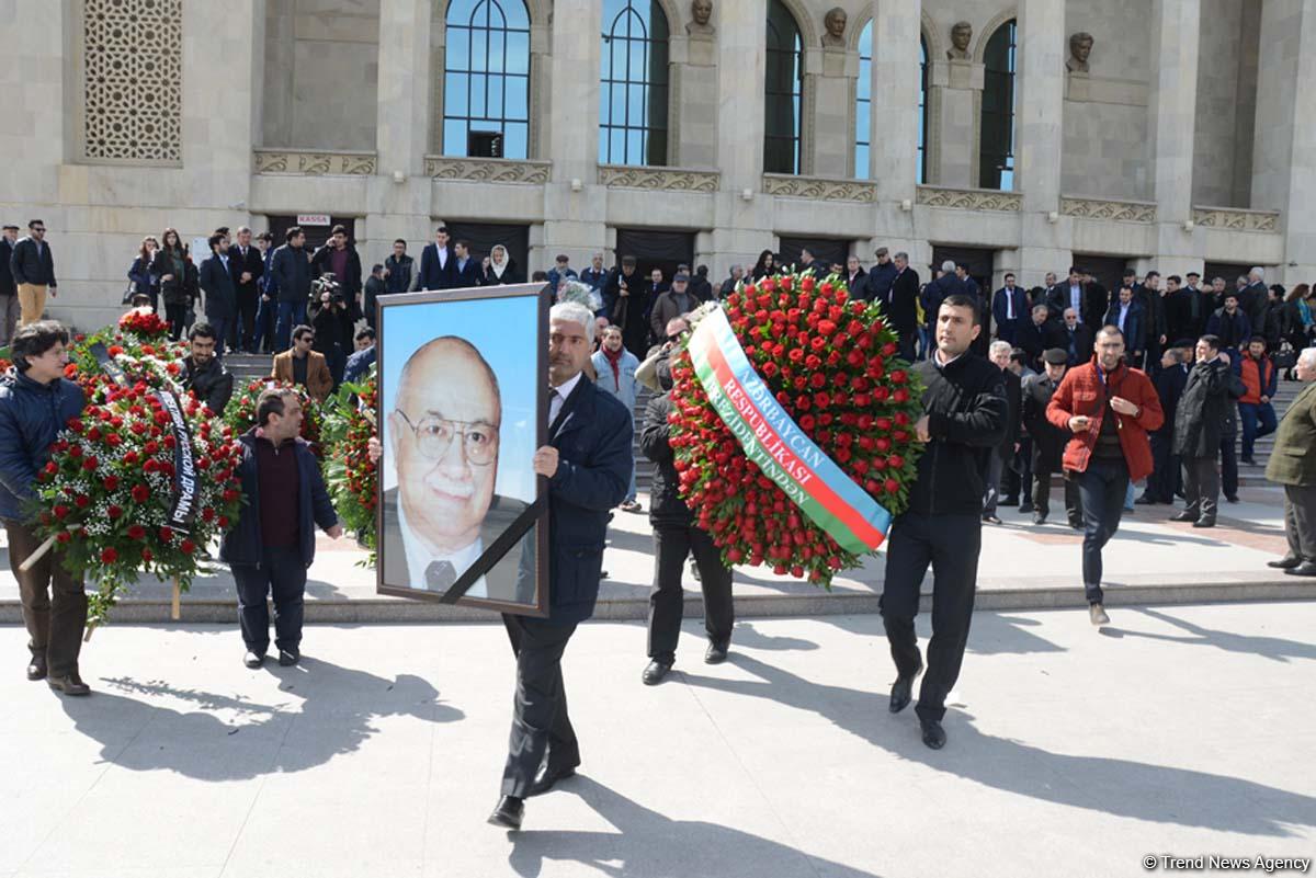 В Баку прошла церемония прощания с Максудом Ибрагимбековым (ФОТО)
