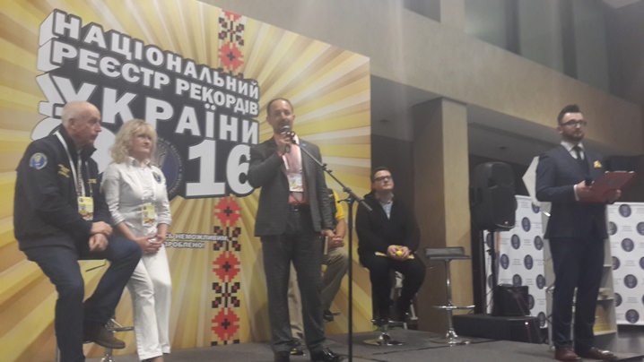 Впервые азербайджанец включен в Книгу рекордов Украины (ФОТО)