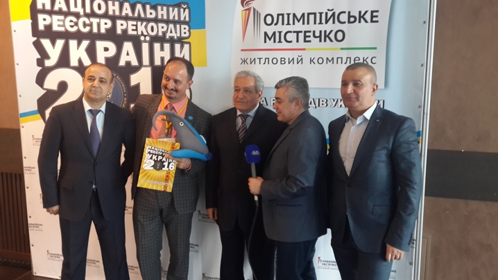 Впервые азербайджанец включен в Книгу рекордов Украины (ФОТО)