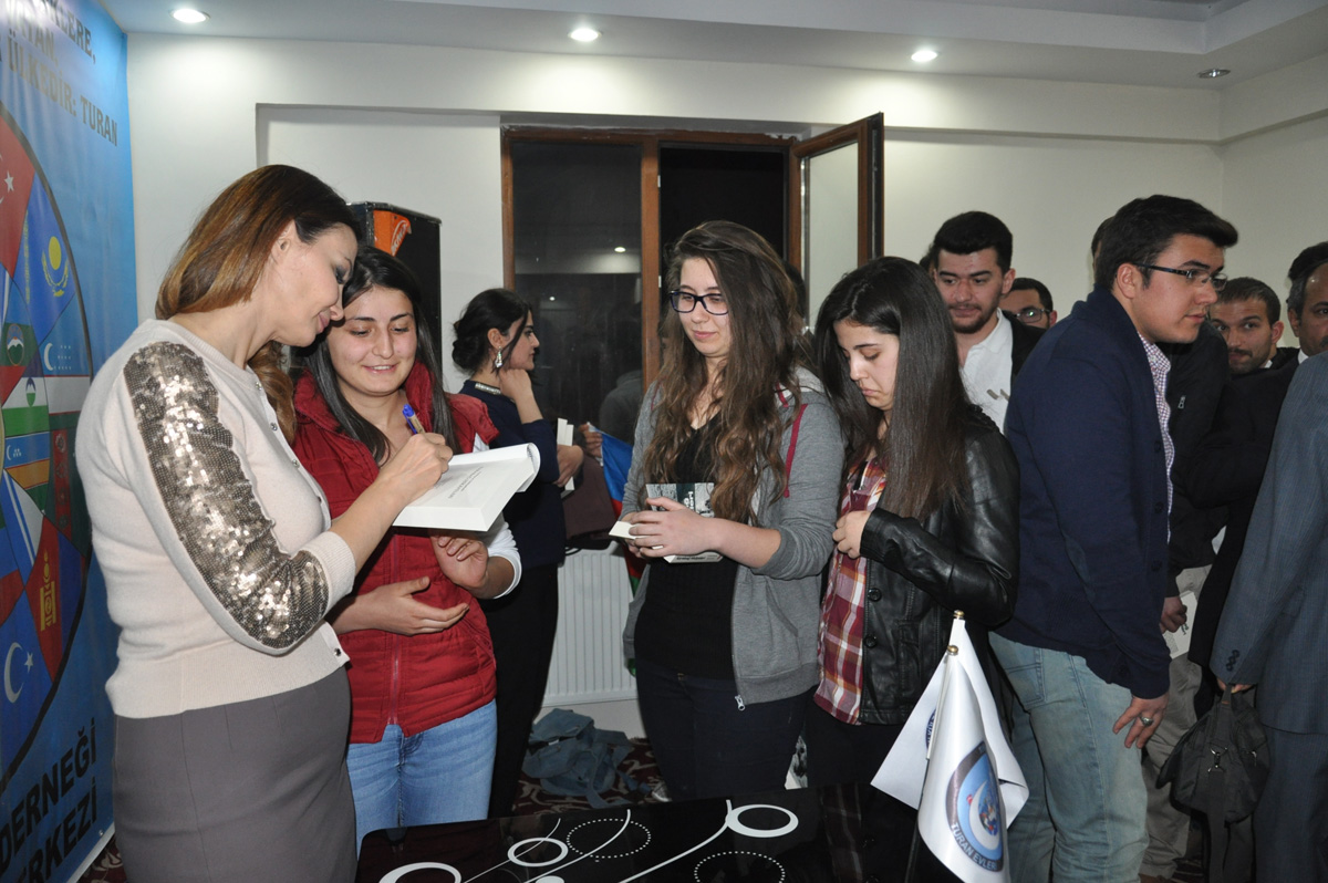 "Карабахские повести" вызвали большой интерес в Кайсери (ФОТО)