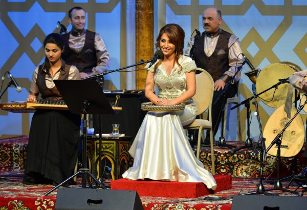 Эльнара Абдуллаева дала три концерта вместо одного (ФОТО)