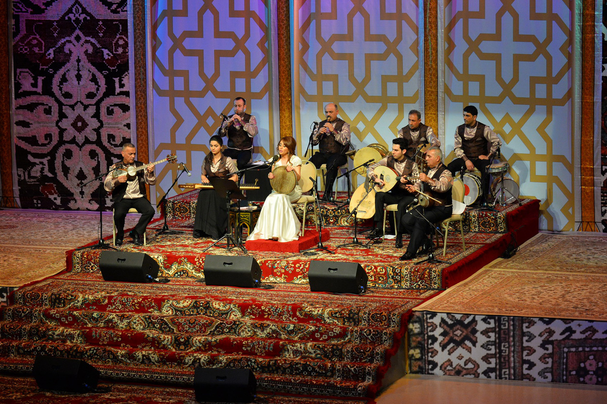 Эльнара Абдуллаева дала три концерта вместо одного (ФОТО)