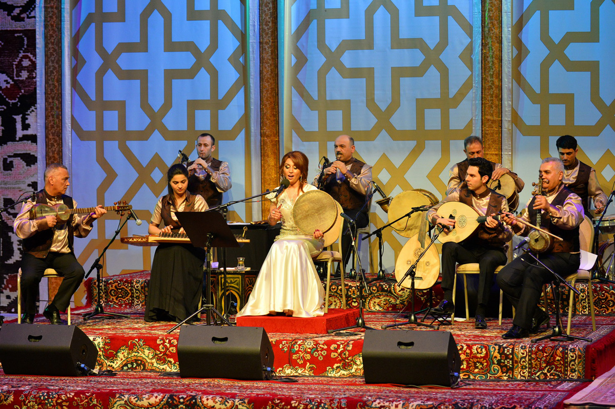 Эльнара Абдуллаева дала три концерта вместо одного (ФОТО)