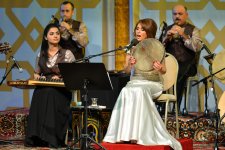 Эльнара Абдуллаева дала три концерта вместо одного (ФОТО)