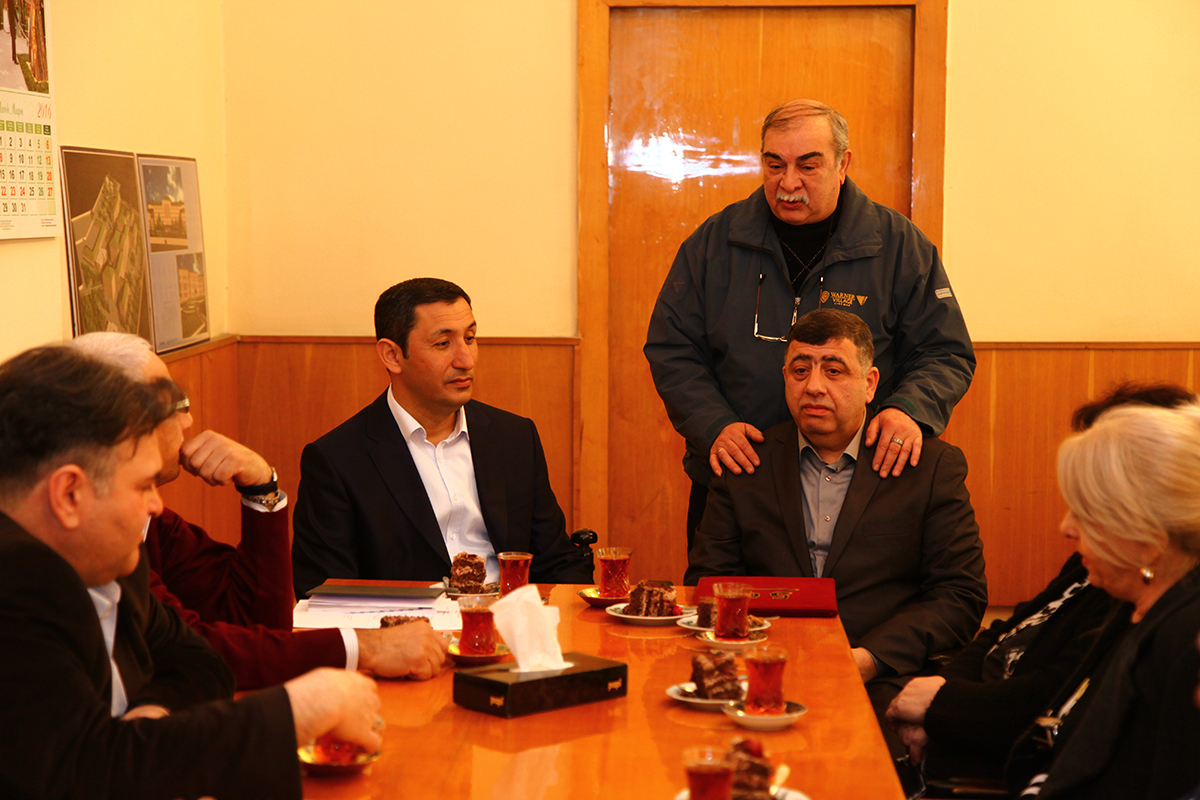 Деятели кино поздравили Орхана Фикретоглу с юбилеем (ФОТО)