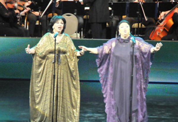 Азербайджан освобождает свои земли от захватчиков - народная артистка Хураман Гасымова