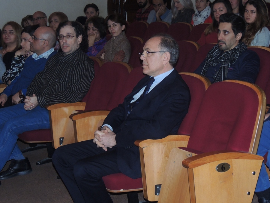 Актеры Русдрамы провели собрание в поддержку политики Президента Азербайджана (ФОТО)