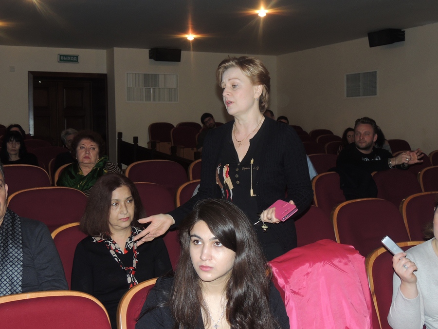 Актеры Русдрамы провели собрание в поддержку политики Президента Азербайджана (ФОТО)