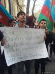Группа молодежи вновь провела акцию протеста перед домом Али Керимли (ФОТО)