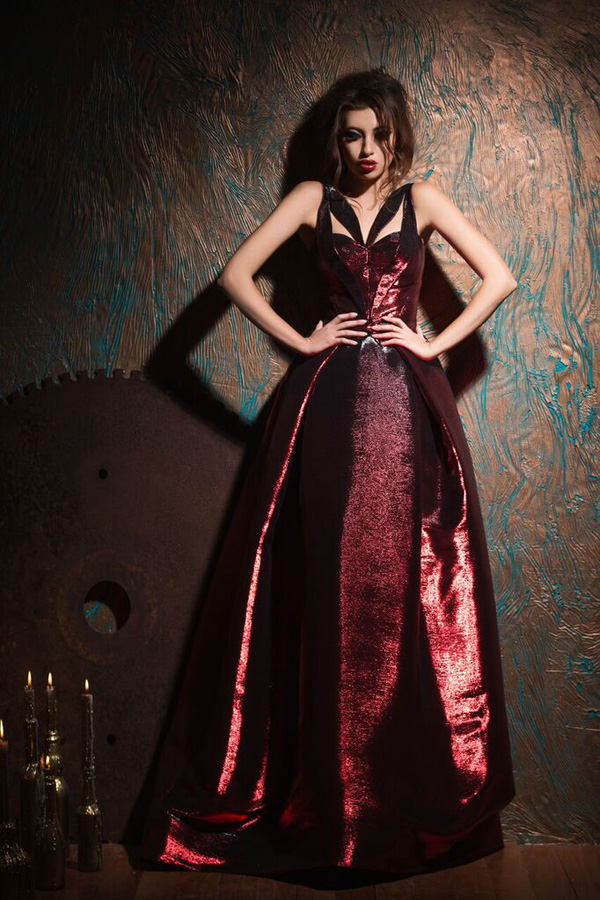 Егяна Садыхова  представила кадры из lookbook’a  вечерних платьев (ФОТО)