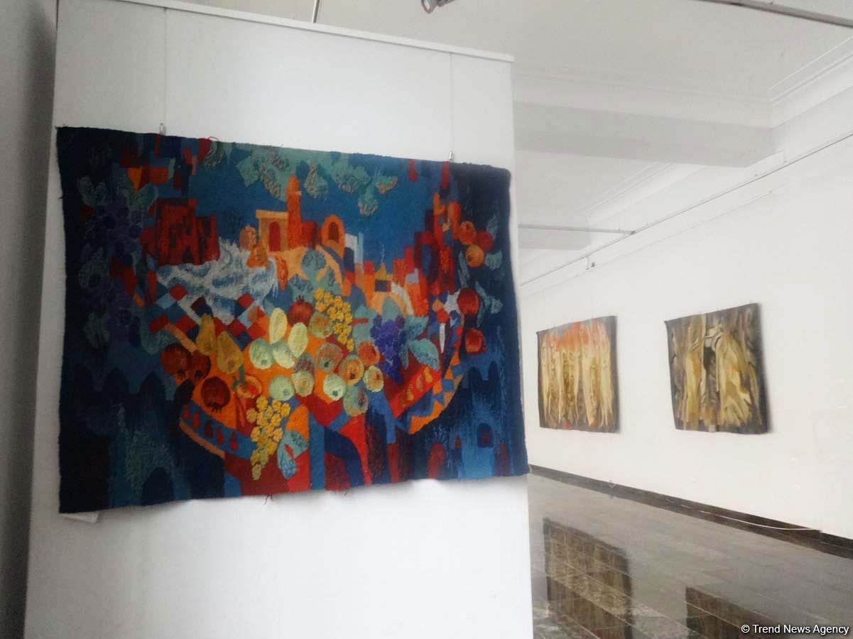 Мир гобеленов Адиля Шихалиева – выставка в Баку (ФОТО)