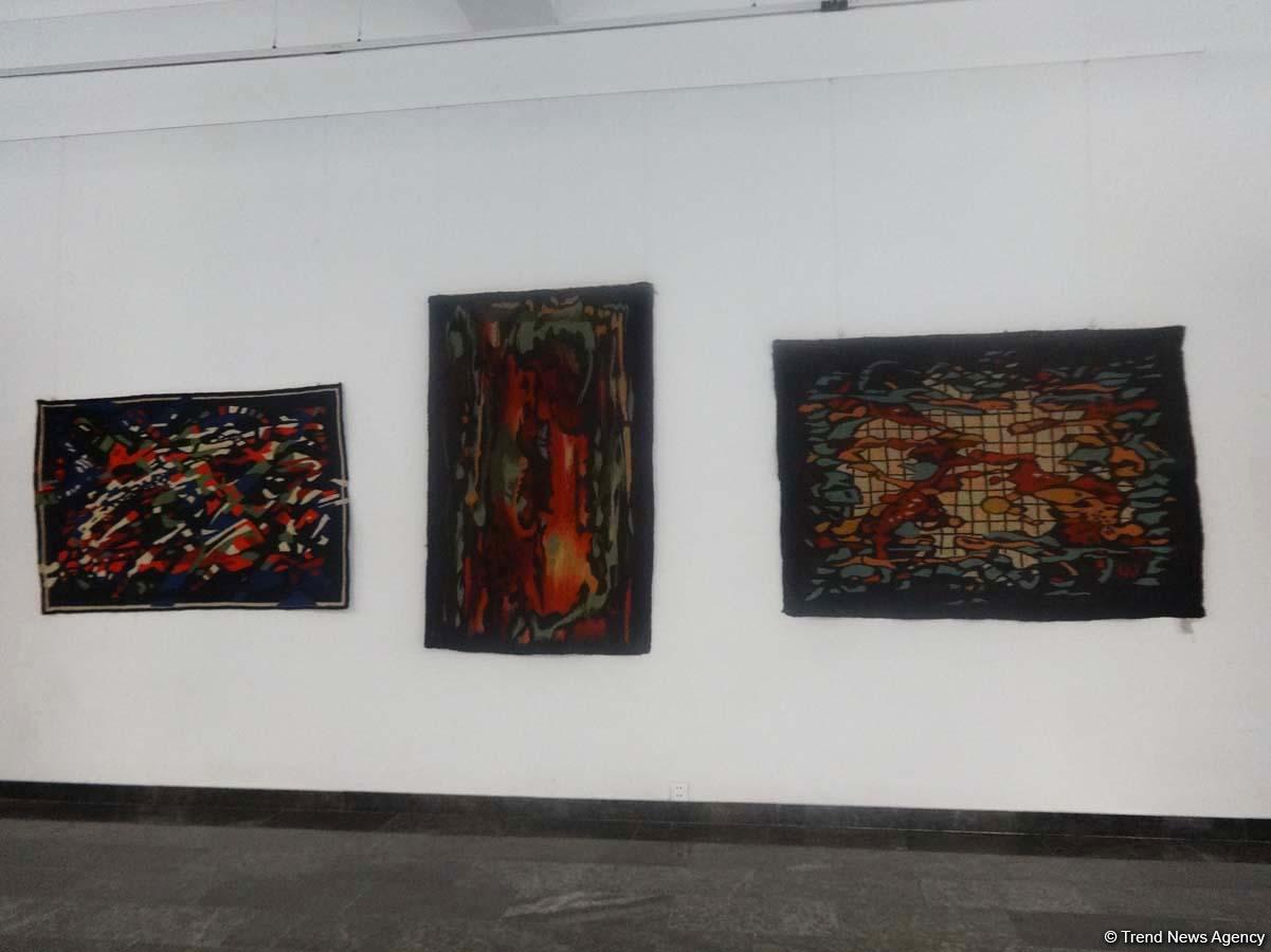 Мир гобеленов Адиля Шихалиева – выставка в Баку (ФОТО)