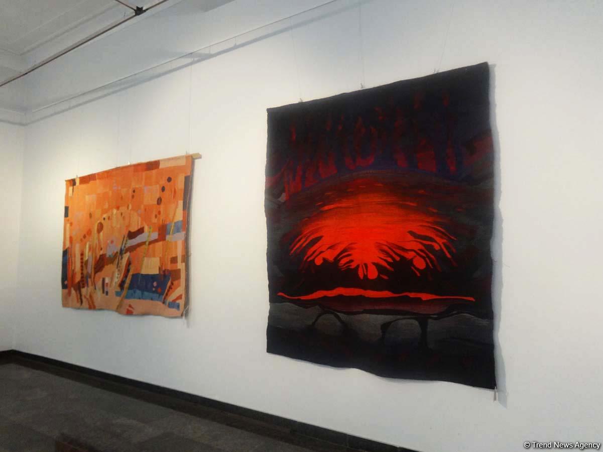 Мир гобеленов Адиля Шихалиева – выставка в Баку (ФОТО)