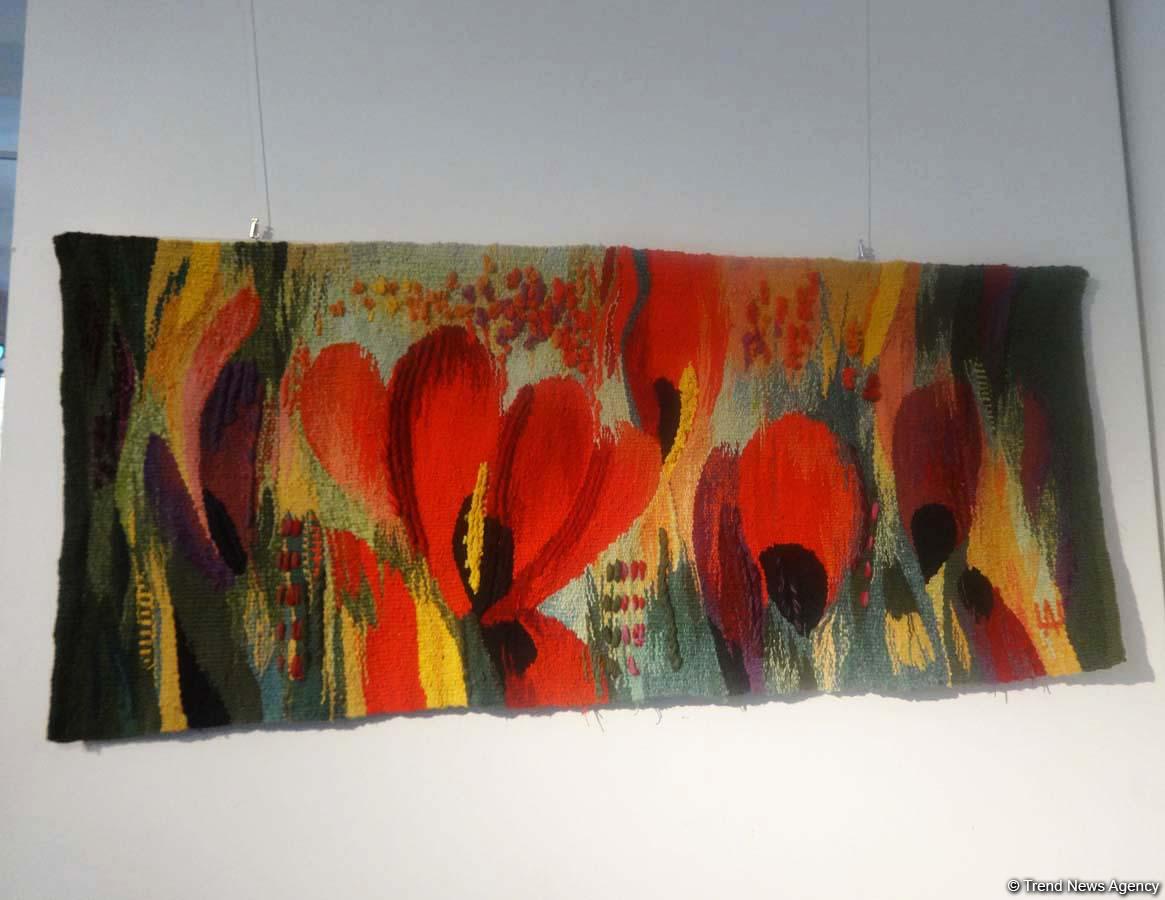 Мир гобеленов Адиля Шихалиева – выставка в Баку (ФОТО)