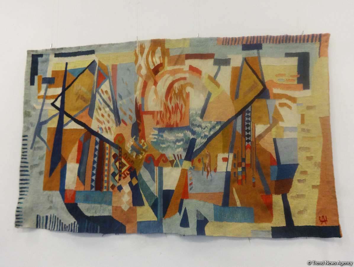 Мир гобеленов Адиля Шихалиева – выставка в Баку (ФОТО)