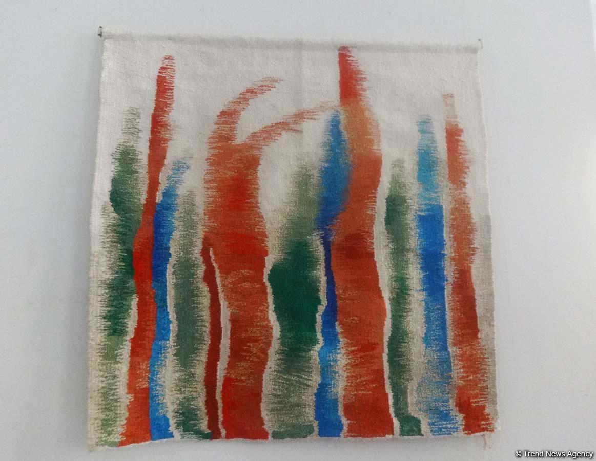 Мир гобеленов Адиля Шихалиева – выставка в Баку (ФОТО)