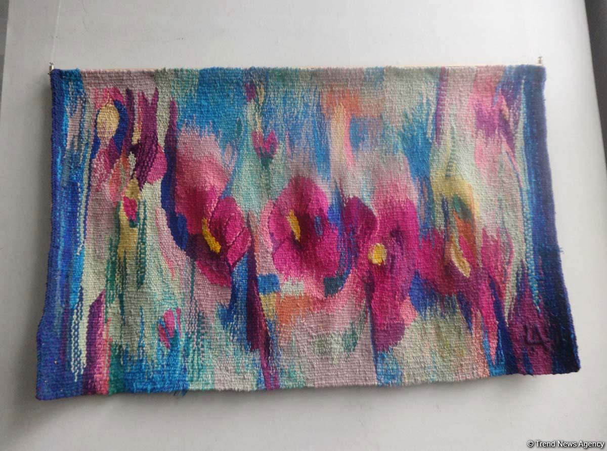 Мир гобеленов Адиля Шихалиева – выставка в Баку (ФОТО)