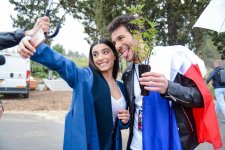 Флаг Азербайджана в Израиле - Семра Рагимли посадила дерево в Тель-Авиве (ФОТО)