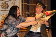 Как певица Алмаз Алескерли поразила театралов (ФОТО)