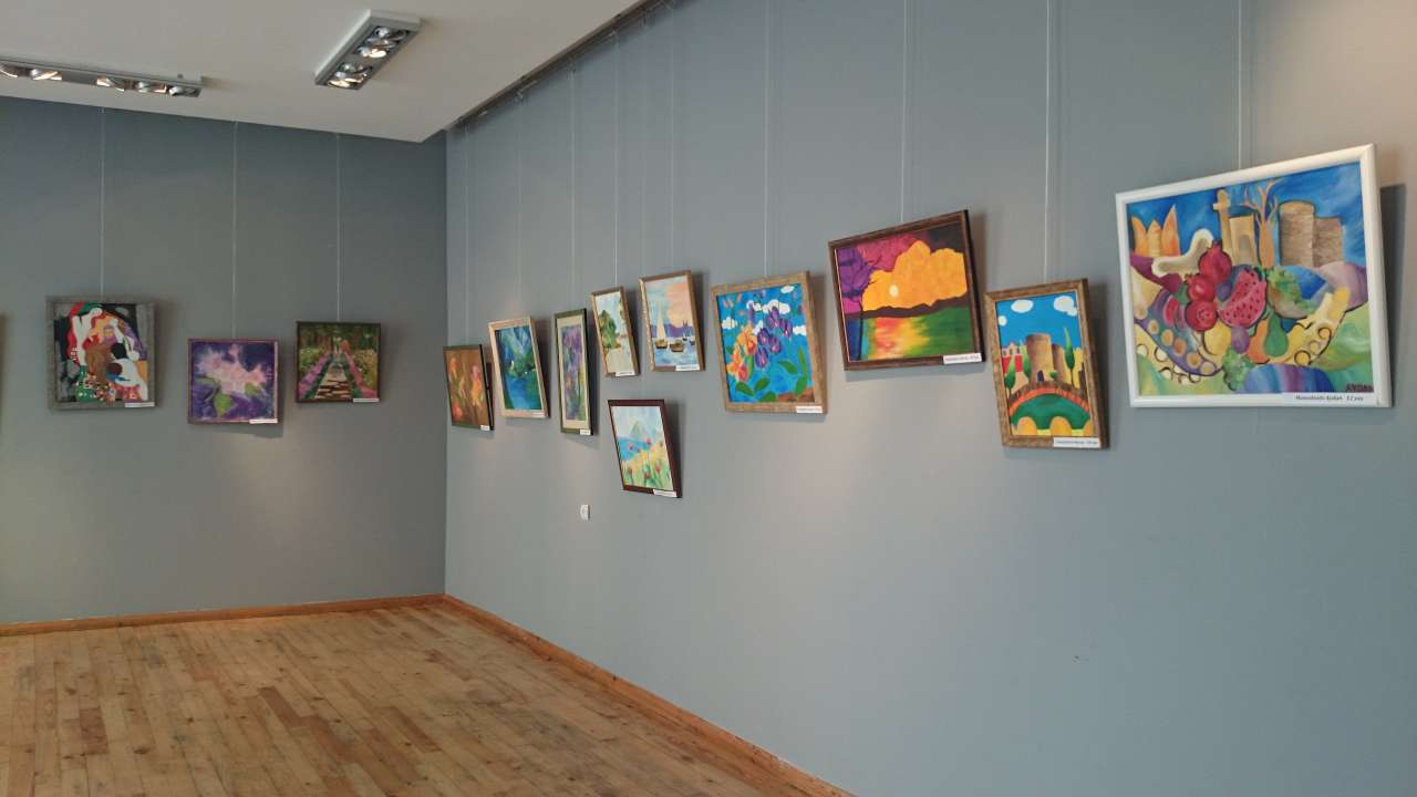 Весеннее вдохновение юных азербайджанских художников (ФОТО)