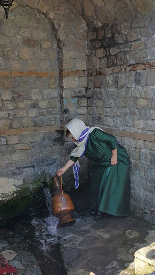 Мятанет Искендерли в кялагаи – новый фильм "Çarçı" (ФОТО)