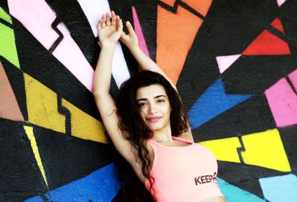 Сямра Рагимли презентовала клип на акустическую версию песни Miracle (ВИДЕО)