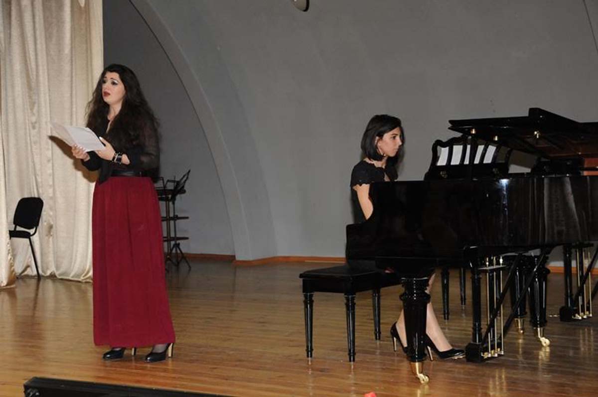 В Баку отметили юбилей Гамбара Гусейнли (ФОТО)