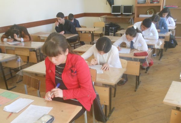 В Шеки и Балакене прошла Олимпиада по русскому языку (ФОТО)