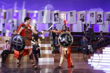 В Шамкире  сразились на мечах  - битва Ахилесса и Гектора (ФОТО)