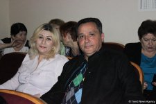 Потрясающие уроки любви Фахраддина Манафова – дебют на сцене Русской драмы (ФОТО)