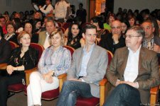 Потрясающие уроки любви Фахраддина Манафова – дебют на сцене Русской драмы (ФОТО)