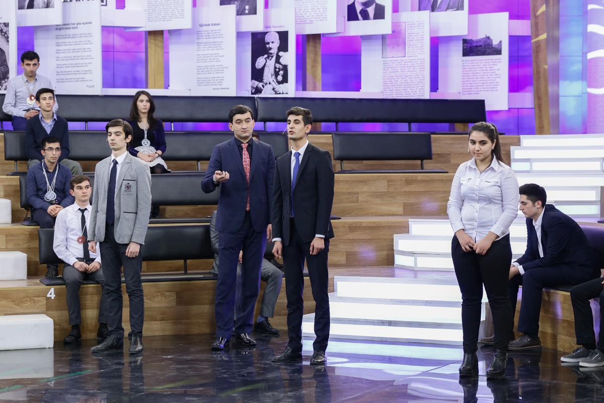 В Шамкире  сразились на мечах  - битва Ахилесса и Гектора (ФОТО)