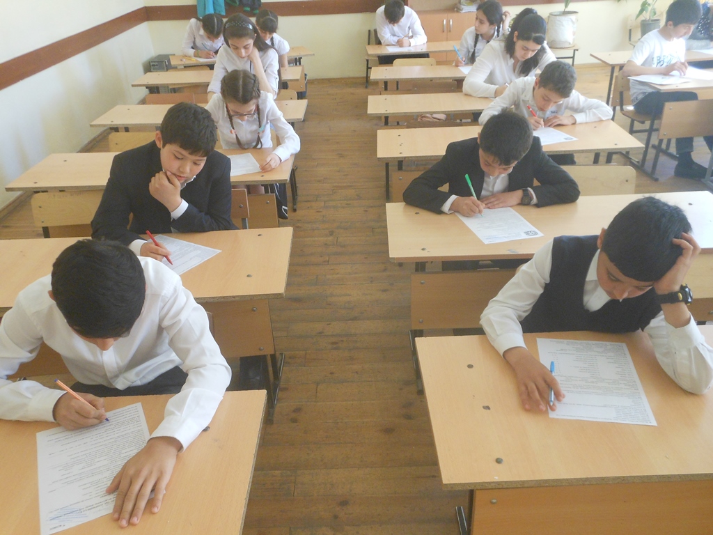 В Шеки и Балакене прошла Олимпиада по русскому языку (ФОТО)