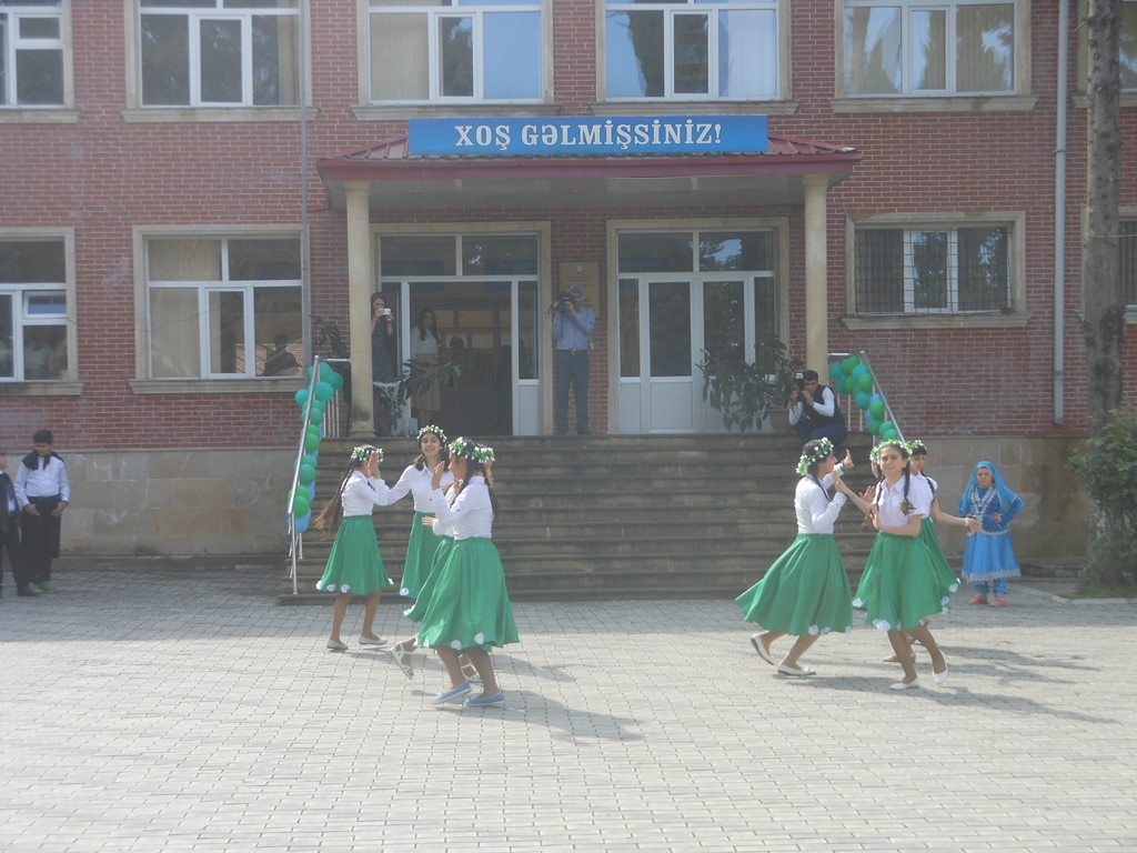 В Шеки и Балакене прошла Олимпиада по русскому языку (ФОТО)